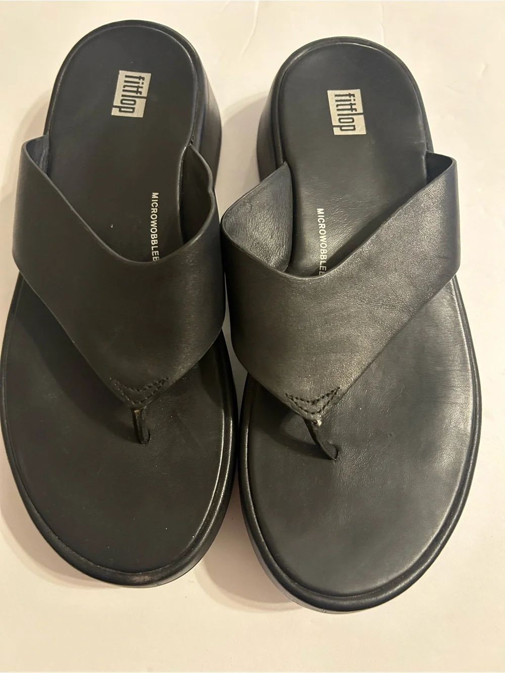 Fitflop Women's Black Crossover Thong Sandals sz 7
